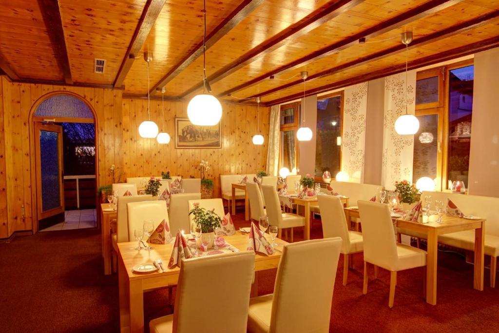 Hotel-Restaurant Sonnenhof Veitsrodt Bagian luar foto